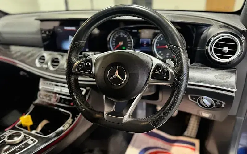 Used Mercedes E220 AMG line 194 HP (142 kW) 2017 Blue Estate