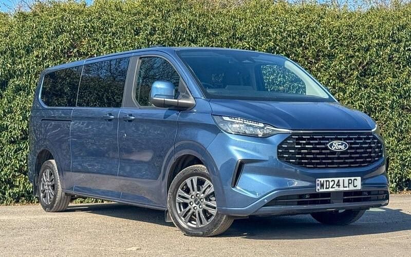 Used Ford Tourneo Titanium 136 HP (100 kW) 2025 MPV