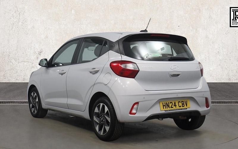 Used Hyundai i10 Advanced 67 HP (49 kW) 2024 Grey Hatchback