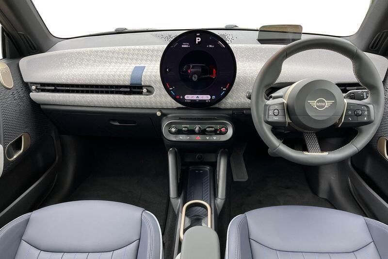 Used Mini Cooper SE Hatch 158 kW (215 HP) 2024 Black Hatchback