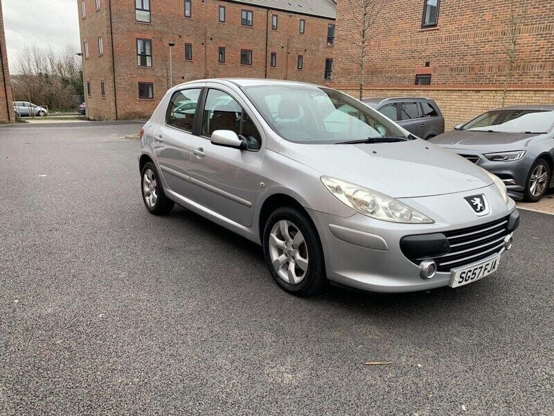 Silver Used 2007 Peugeot 307 S Hatchback | £1,999 (Fair price) - Image 1/4