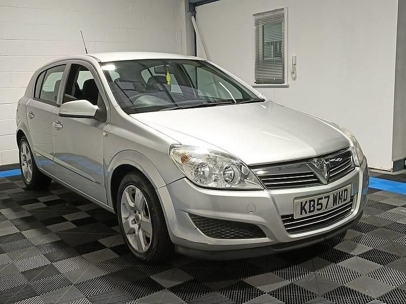 Used Vauxhall Astra Club 2007 Silver Hatchback