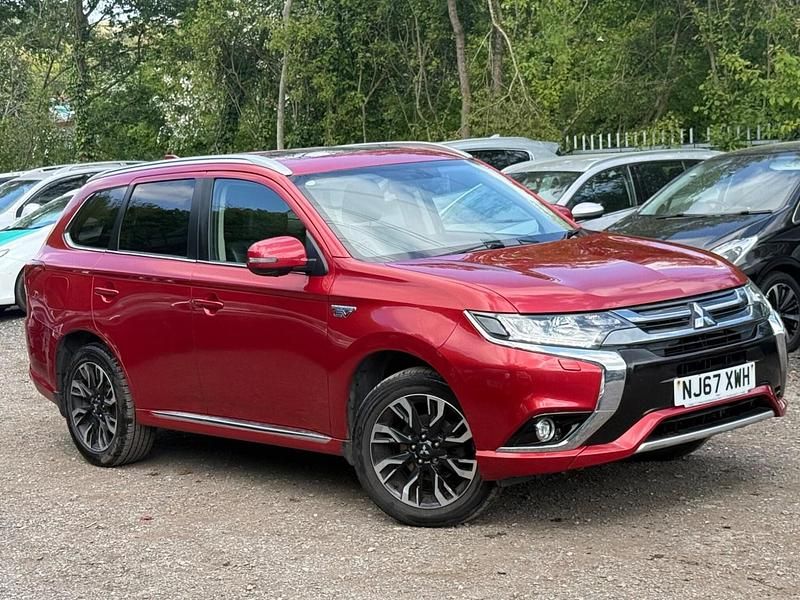 Used Mitsubishi Outlander P-HEV 2017 Red Estate