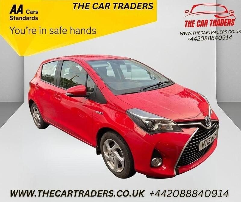 Red Used 2015 Toyota Yaris Hybrid Hatchback | £9,688 (Fair price) - Image 1/4