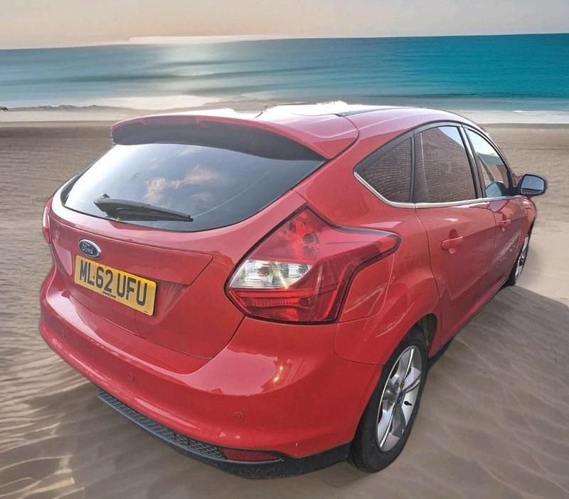Usado Ford Focus Zetec 2012 Vermelho Citadino