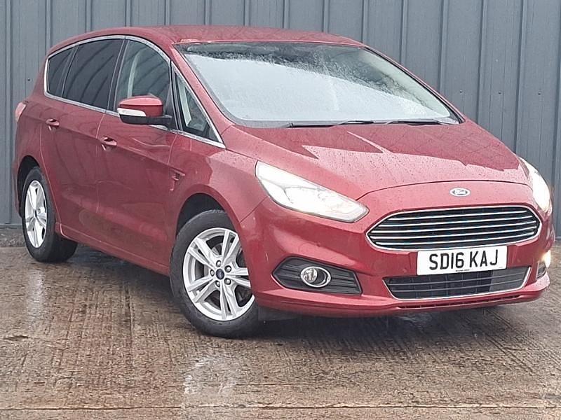 Red Used 2016 Ford S-MAX Titanium MPV | £9,698 (Fair price) - Image 1/4