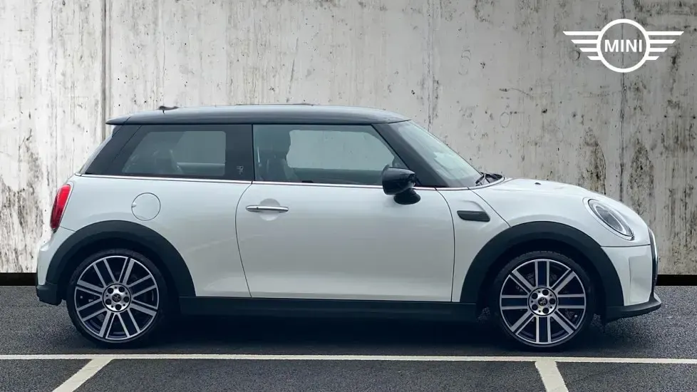 Used Mini Cooper Exclusive 134 HP (98 kW) 2023 White Hatchback
