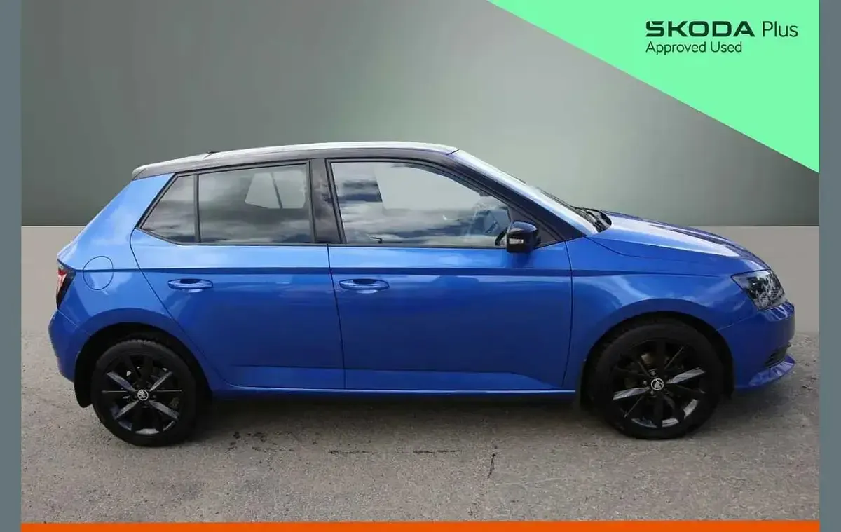 Used Skoda Fabia Colour Edition 88 HP (64 kW) 2017 Race blue metallic Hatchback