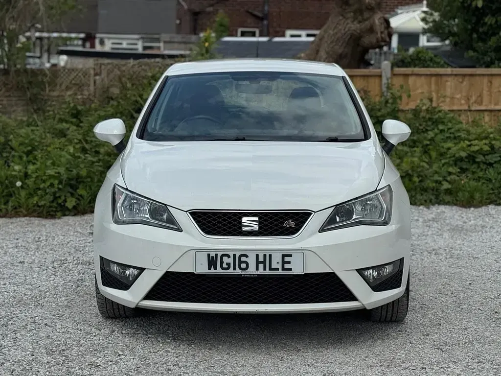 Begagnad Seat Ibiza FR 110 HK (80 kW) 2016 Vit Halvkombi