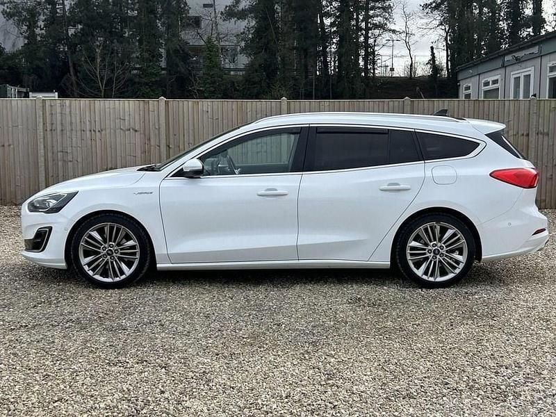 Used Ford Focus Vignale 120 HP (88 kW) 2020 White Estate