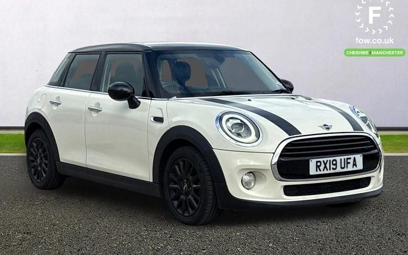 White Used 2019 Mini Cooper Classic Hatchback | £10,499 (Good price) - Image 1/4