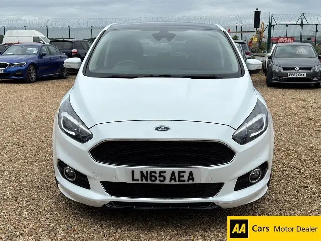 Used Ford S-MAX Sport 210 HP (154 kW) 2015 White MPV
