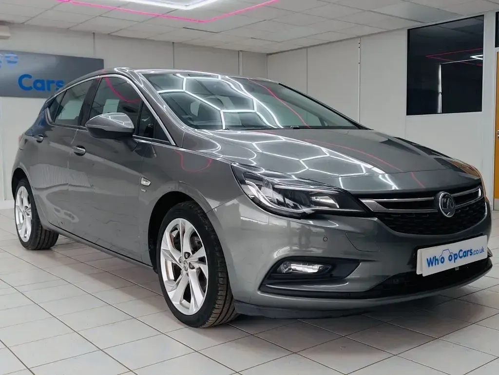 Usado Vauxhall Astra SRi 110 HP (80 kW) 2017 Cinzento Citadino