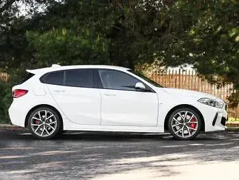 Usado BMW 128 Comfort Edition 265 CV (194 kW) 2022 Blanco Utilitario
