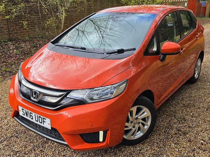 Used Honda Jazz SE 102 HP (75 kW) 2016 Orange Hatchback