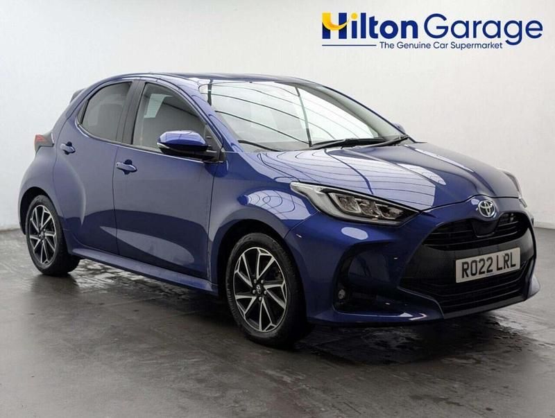 Used Toyota Yaris Hybrid Design 116 HP (85 kW) 2022 Blue Hatchback