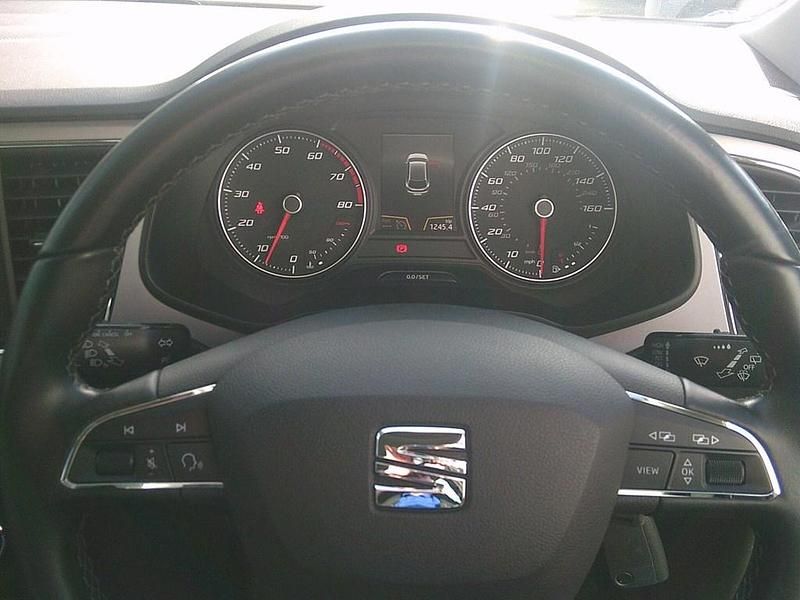 Begagnad Seat Leon SE Dynamic 2018 Grå Halvkombi