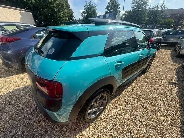 Used Citroën C4 Cactus Feel 100 HP (73 kW) 2016 Blue Hatchback