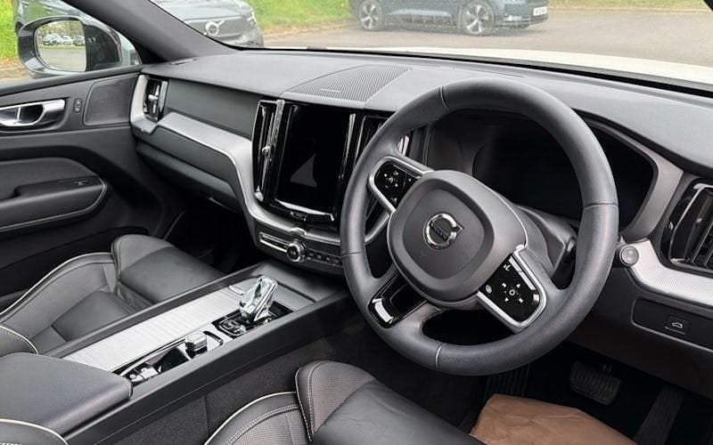 Usado Volvo XC60 Plus 197 CV (144 kW) 2022 Blanco SUV