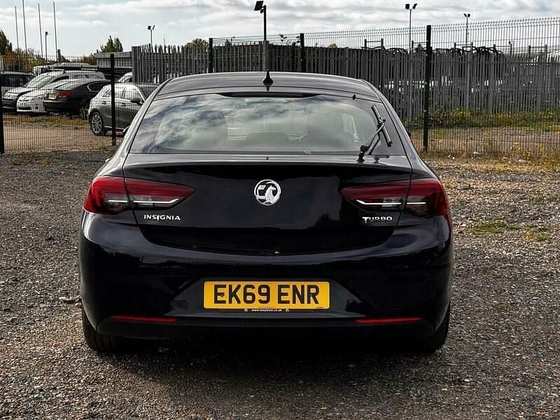 Used Vauxhall Insignia Design Edition 2019 Blue Hatchback