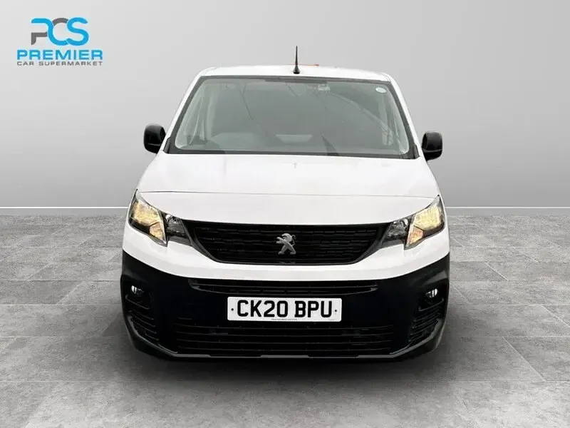 Second-hand Peugeot Partner 2020 Alb Monovolum