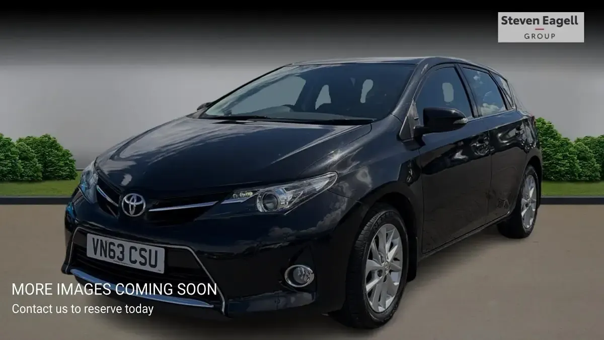 Used Toyota Auris 132 HP (97 kW) 2013 Black Hatchback