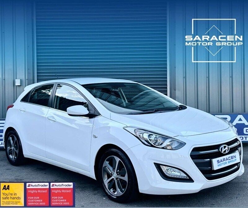 White Used 2015 Hyundai i30 SE Hatchback | £7,995 (Fair price) - Image 1/4