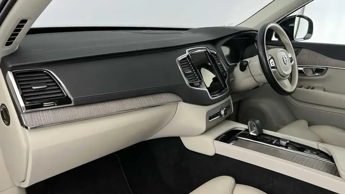 Used Volvo XC90 Plus 235 HP (172 kW) 2023 Black SUV
