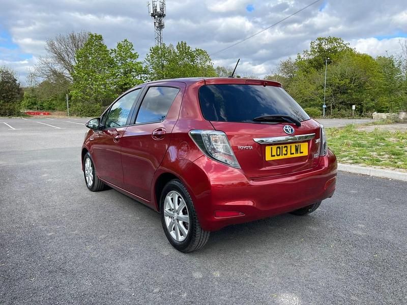 Usata Toyota Yaris Hybrid T4 2013 Rosso Utilitaria