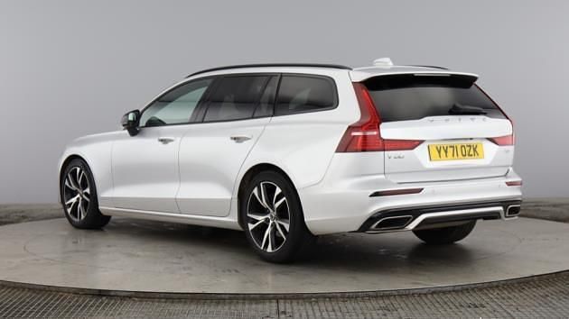 Used Volvo V60 R-Design 161 HP (118 kW) 2022 Estate