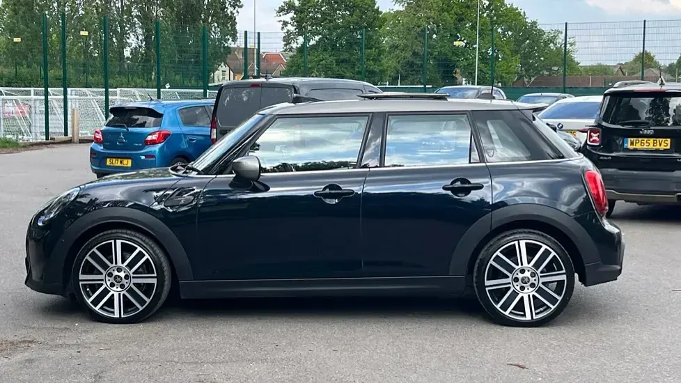 Used Mini Cooper S Exclusive 176 HP (129 kW) 2024 Black Hatchback