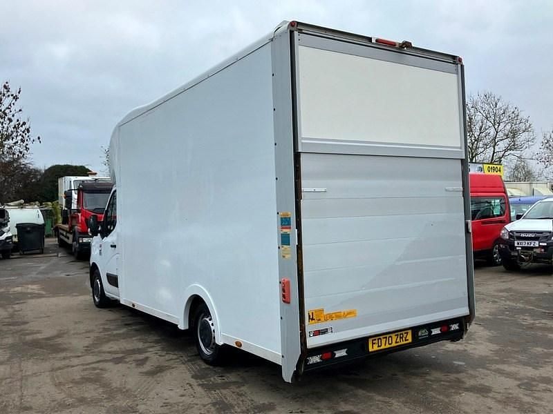 Used Renault Master Business 150 HP (110 kW) 2021 White MPV