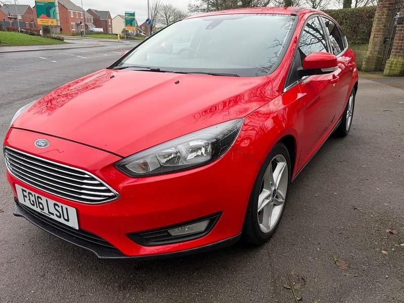 Used Ford Focus Zetec 2016 Red Hatchback