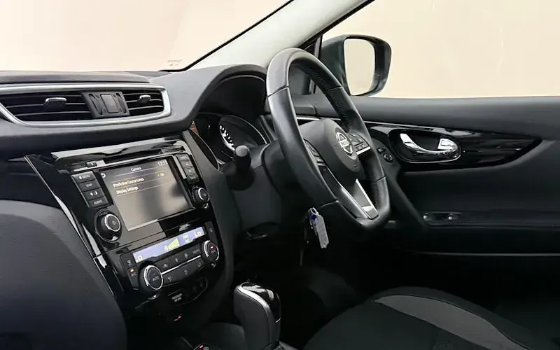 Used Nissan Qashqai Acenta Premium 158 HP (116 kW) 2021 Grey SUV