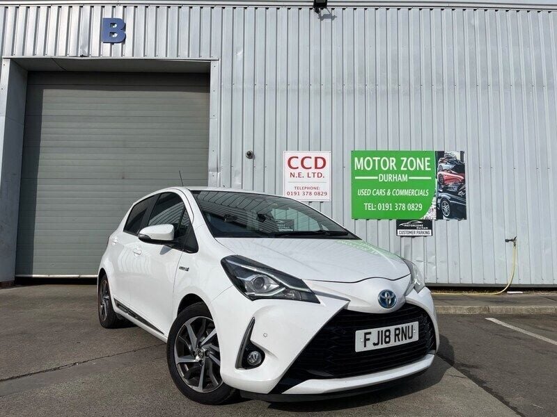 White Used 2018 Toyota Yaris Hybrid Hatchback | £8,995 (Fair price) - Image 1/4