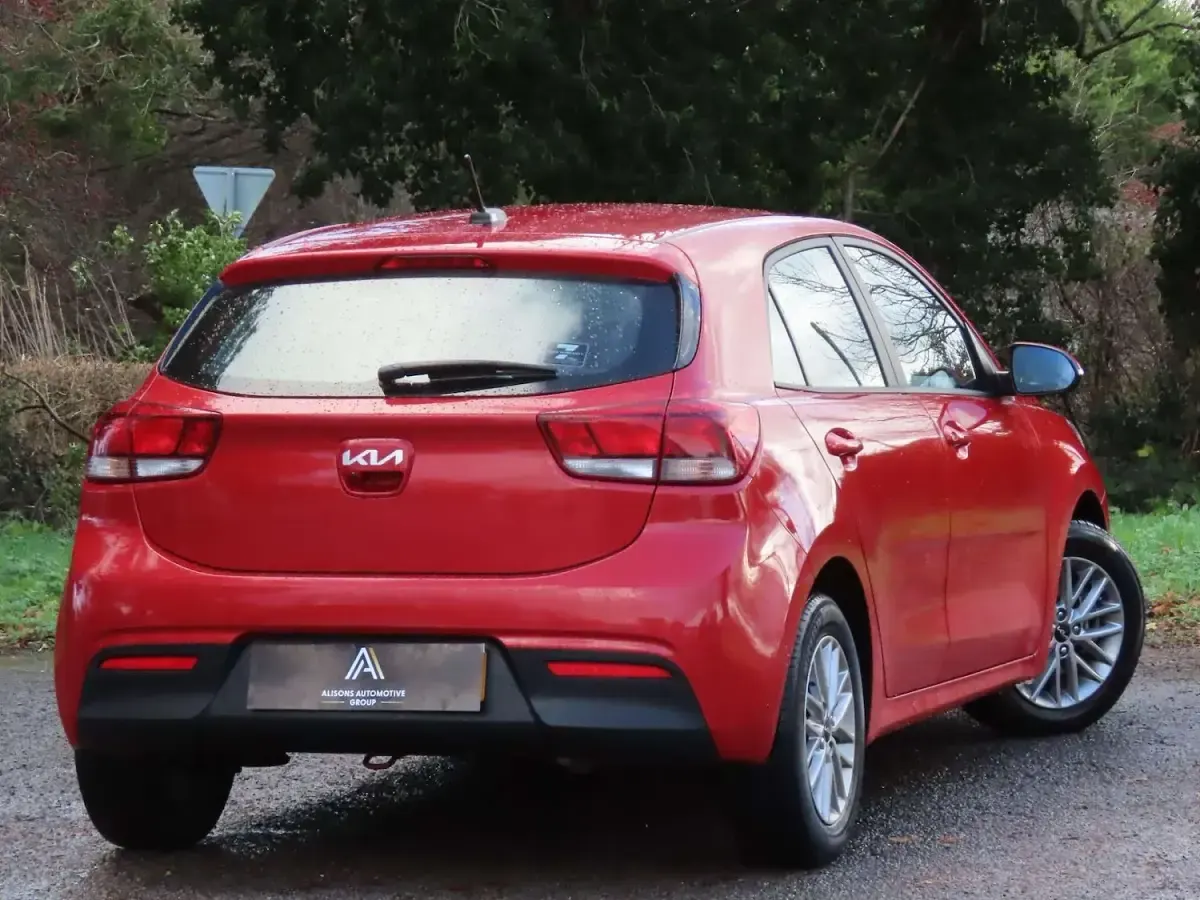 Used Kia Rio 84 HP (61 kW) 2022 Red Hatchback