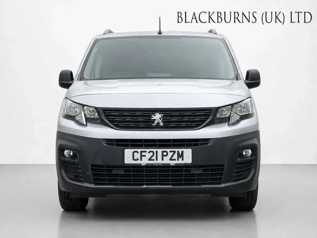 Used Peugeot Partner 100 HP (73 kW) 2021 Grey MPV