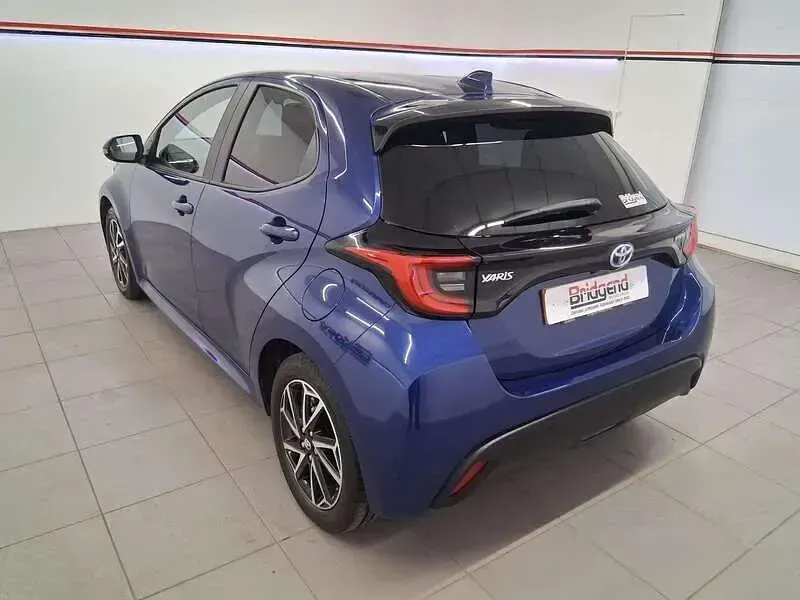 Used Toyota Yaris Design 116 HP (85 kW) 2022 Blue Hatchback