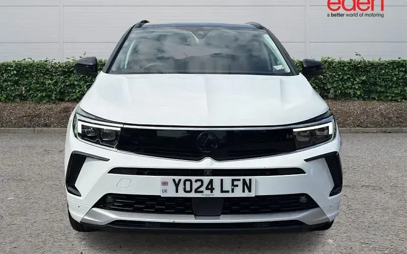 Used Vauxhall Grandland X Ultimate 131 HP (96 kW) 2024 White SUV