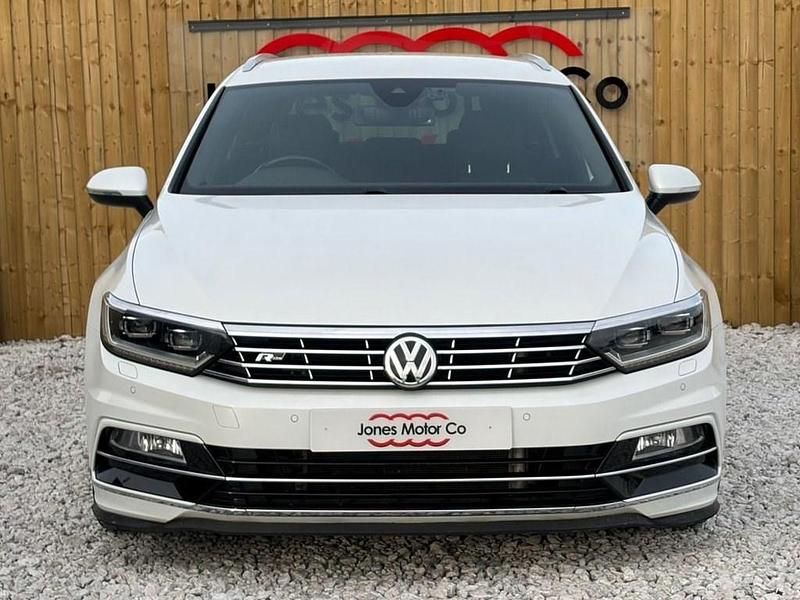Used VW Passat R-line 220 HP (161 kW) 2017 White Estate