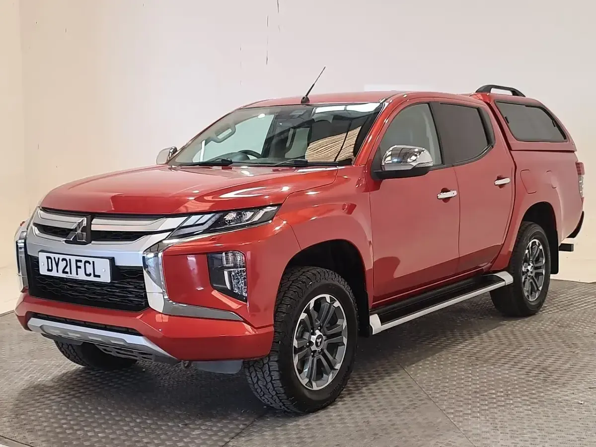 Used Mitsubishi L200 150 HP (110 kW) 2021 Orange Pickup