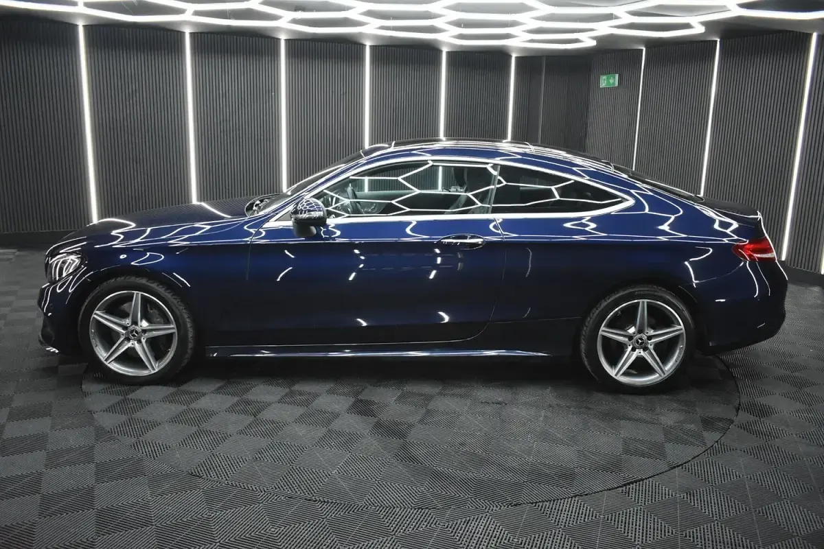 Used Mercedes C250 AMG Line Premium Plus 204 HP (150 kW) 2017 Blue Coupe