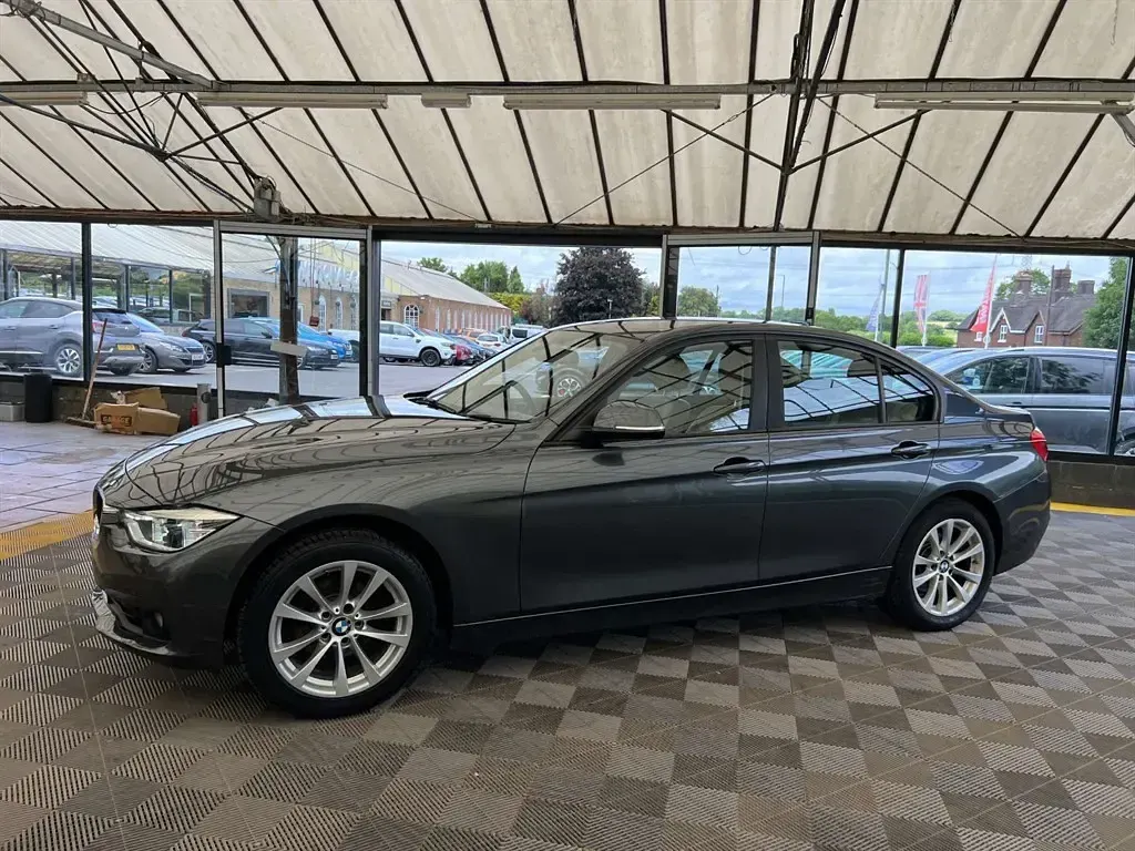 Used BMW 318 Comfort Edition 2018 Grey Sedan