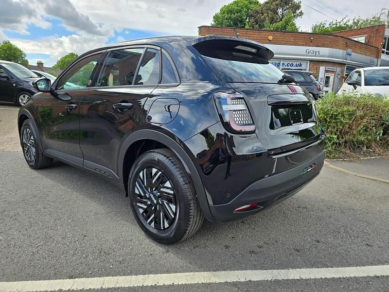 Used Fiat 600E Red 114 kW (156 HP) 2024 Black SUV