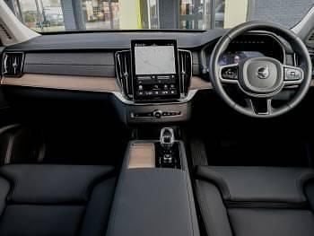 Used Volvo XC90 Plus 250 HP (183 kW) 2025 Grey SUV