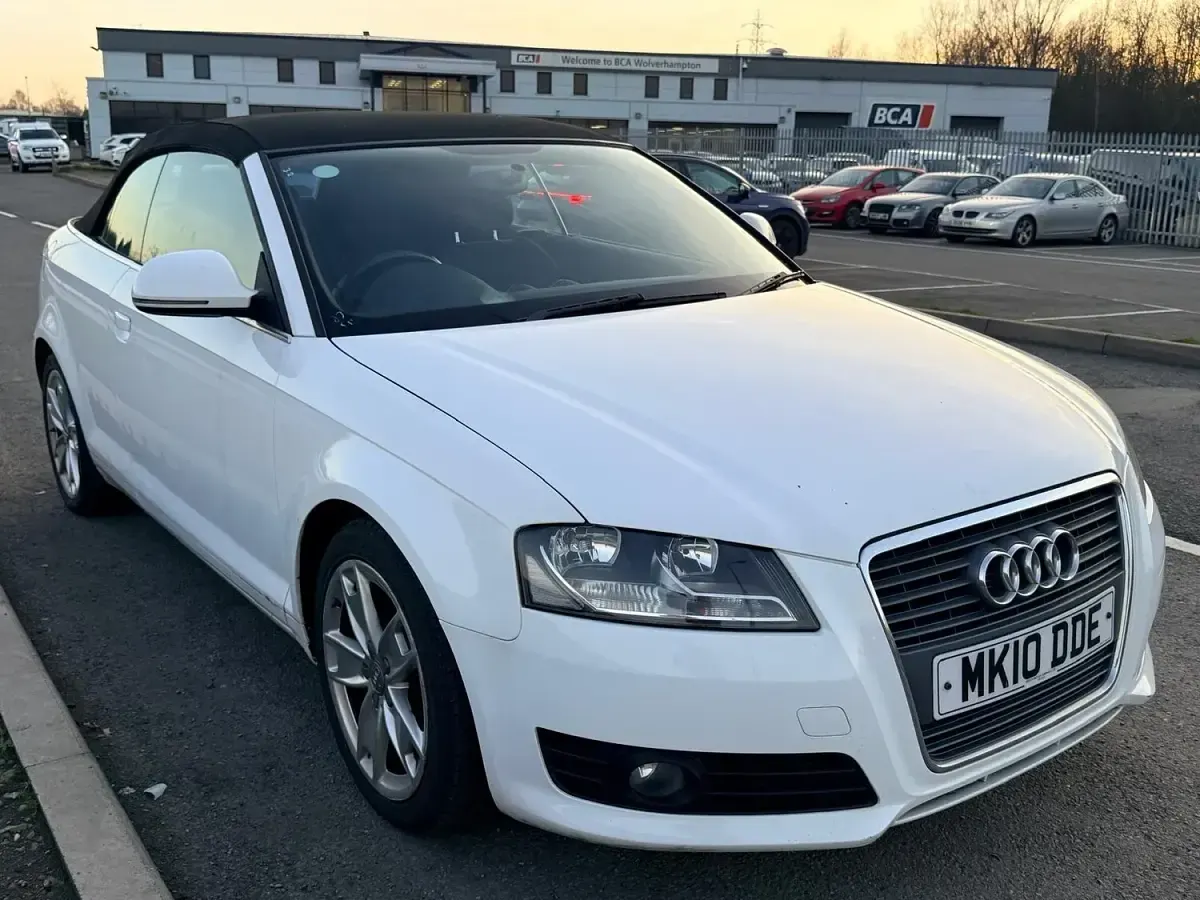 Begagnad Audi A3 Cabriolet Sport 105 HK (77 kW) 2010 Vit Cab
