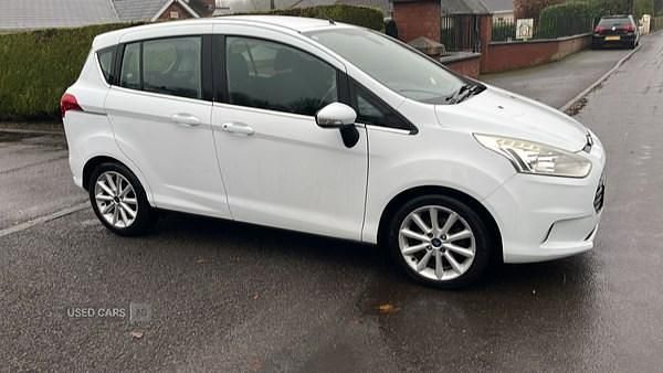 Used Ford B-MAX Titanium 2017 White MPV