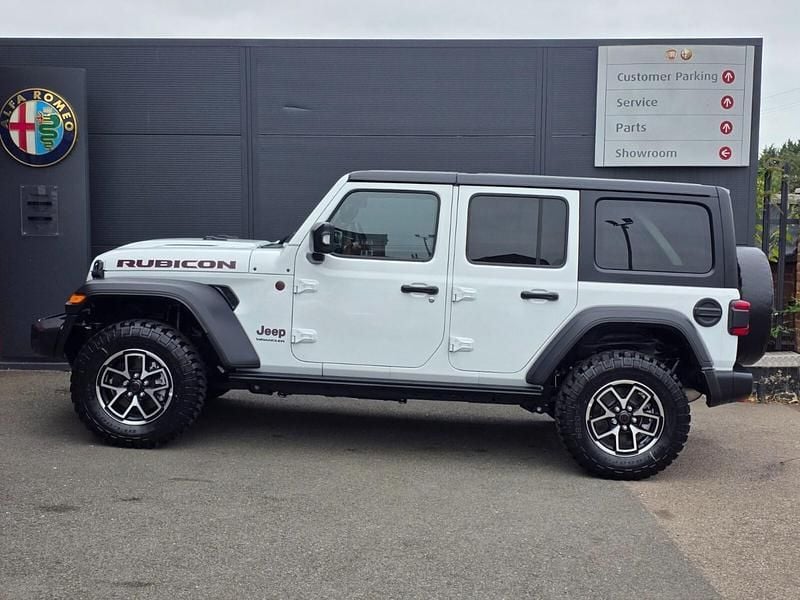 New Jeep Wrangler Rubicon 2025 Bright white SUV
