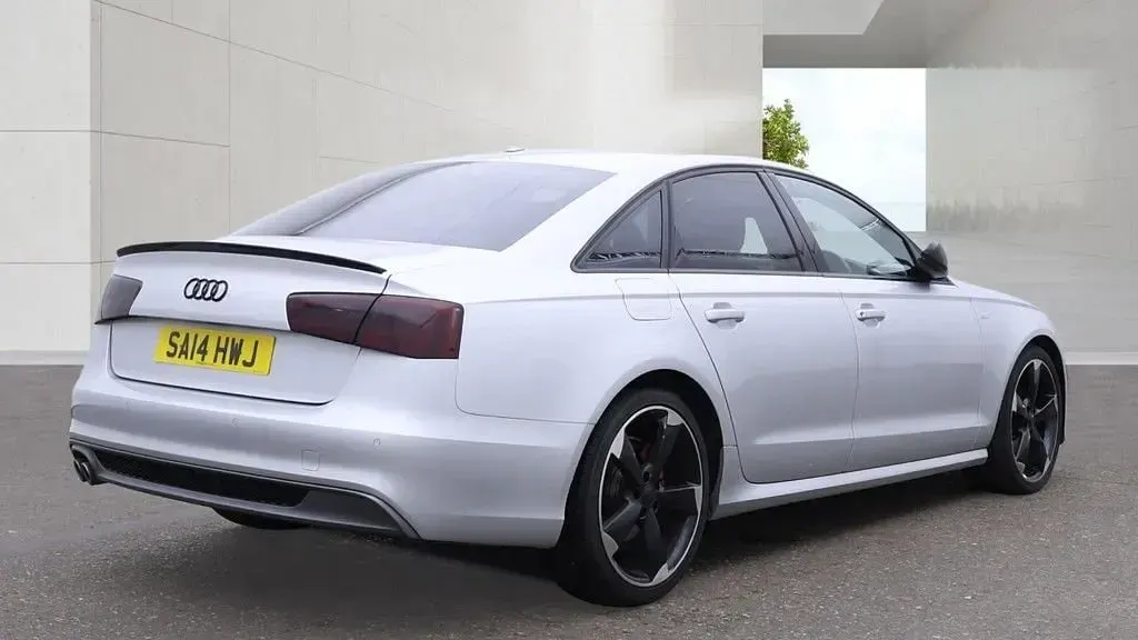 Used Audi A6 Black Edition 190 HP (139 kW) 2014 Silver Sedan