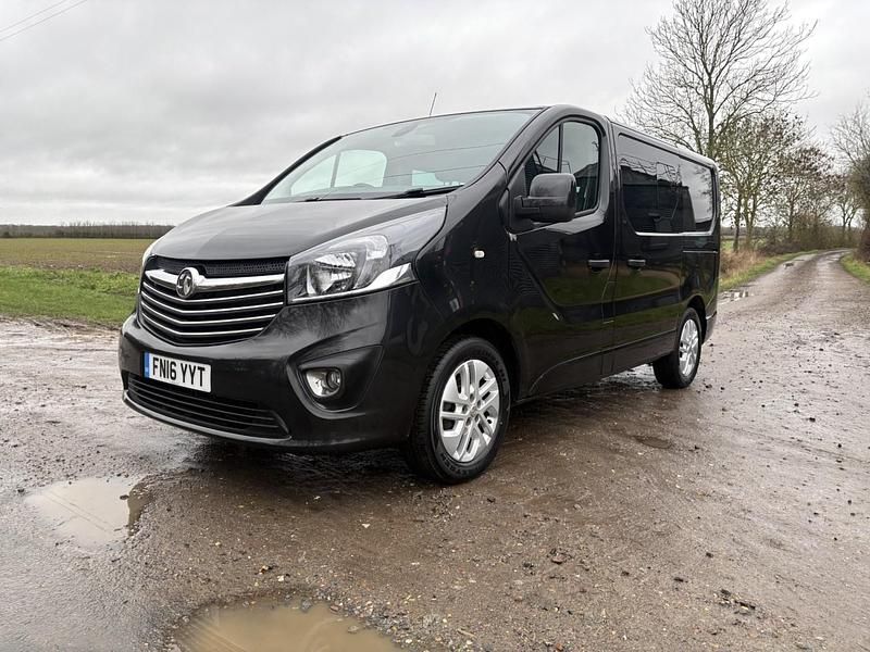 Used Vauxhall Vivaro Sportive 115 HP (84 kW) 2016 Black MPV